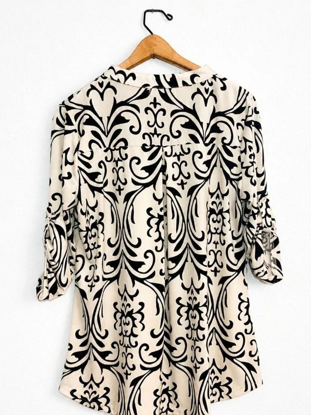 ROSWEAR Women's Black Tan Paisley Blouse L V Neck Ruched Sleeve Career Top - Picture 3 of 3